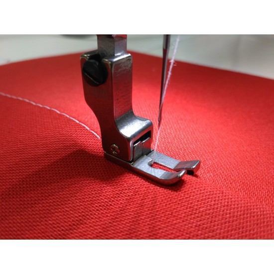 Лапка CR для отделочных строчек подпружиненная с правым компенсатором 