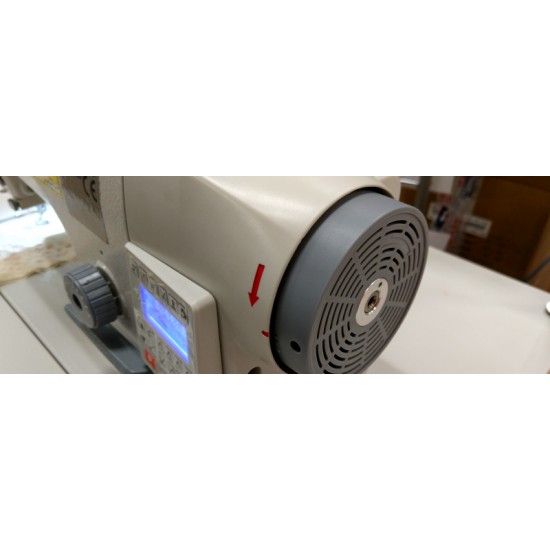 Промышленная швейная машина  SIRUBA DL7200-NM1-16 с игольным транспортом на китайском столе