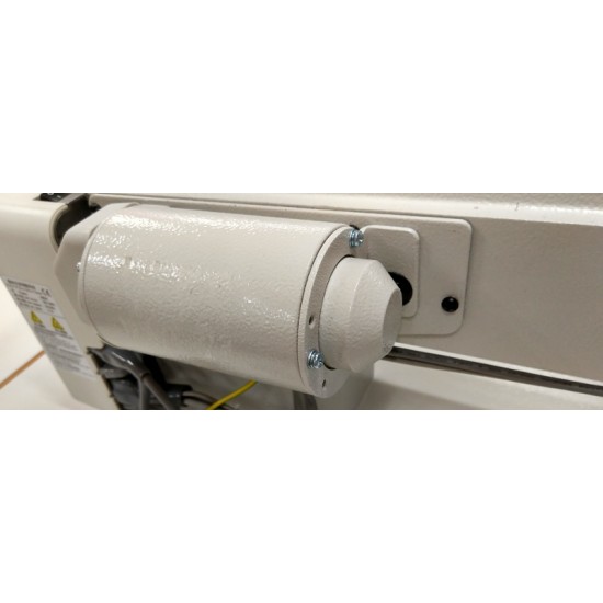 Промышленная швейная машина  SIRUBA DL7200-NM1-16 с игольным транспортом на китайском столе