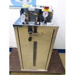 Парогенератор COMEL FB / F 7 L 4 KW INOX с центробежным насосом и подключением к двум утюгам