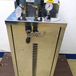 Парогенератор COMEL FB / F 7 L 4 KW INOX с центробежным насосом и подключением к двум утюгам Парогенератор COMEL FB / F 7 L 4 KW INOX с центробежным насосом и подключением к двум утюгам